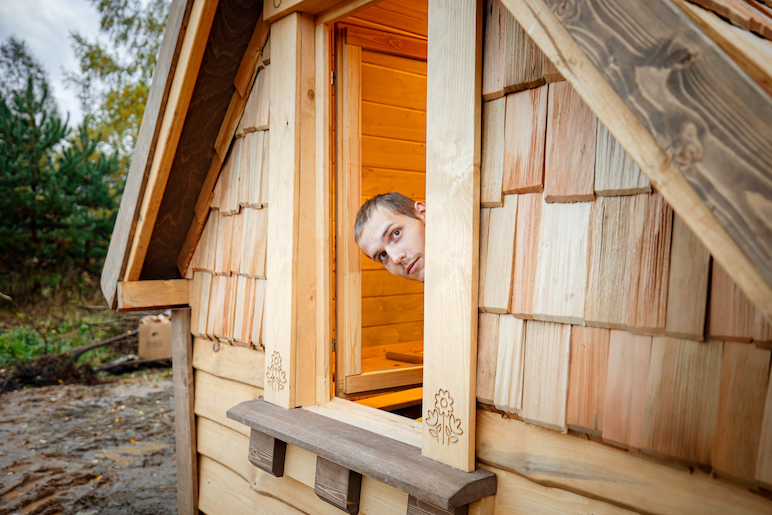 домик на дереве с секретами