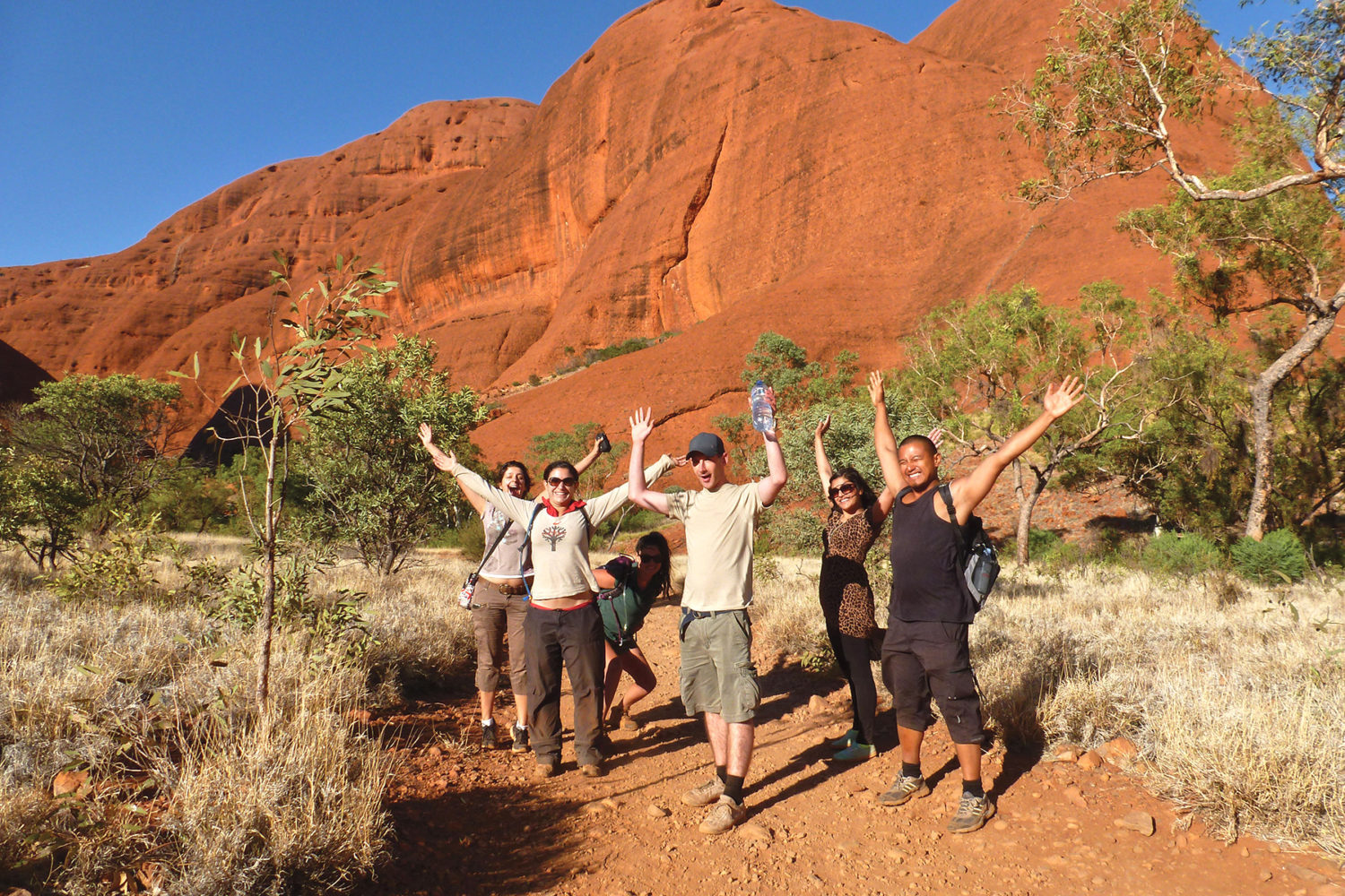1 группа туристов из австралии