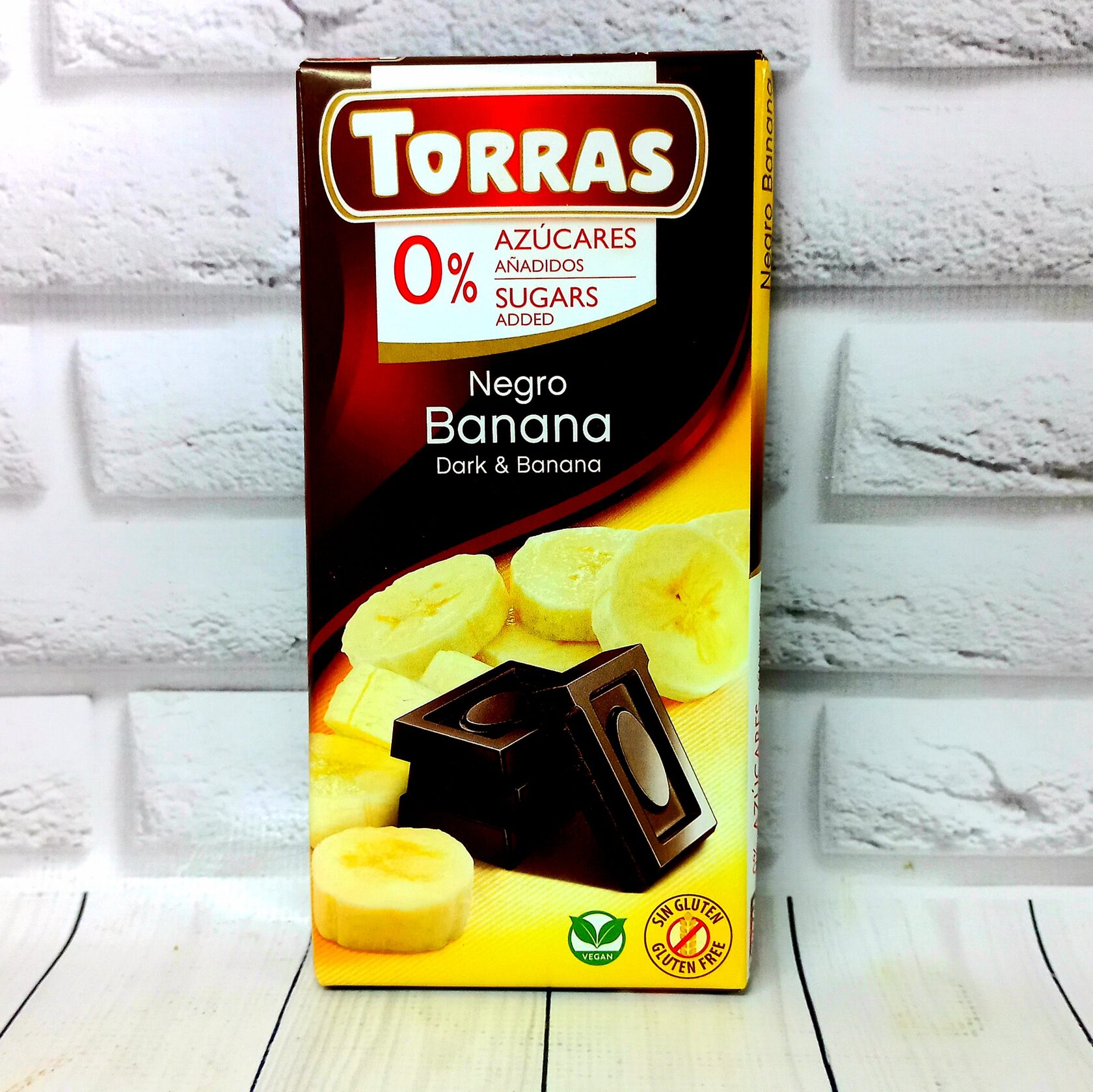 Шоколад Torras чёрный (с бананом)