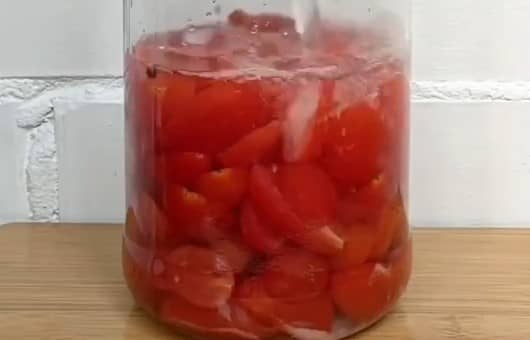 Приготовление настойки с перцем на водке: шаг 3