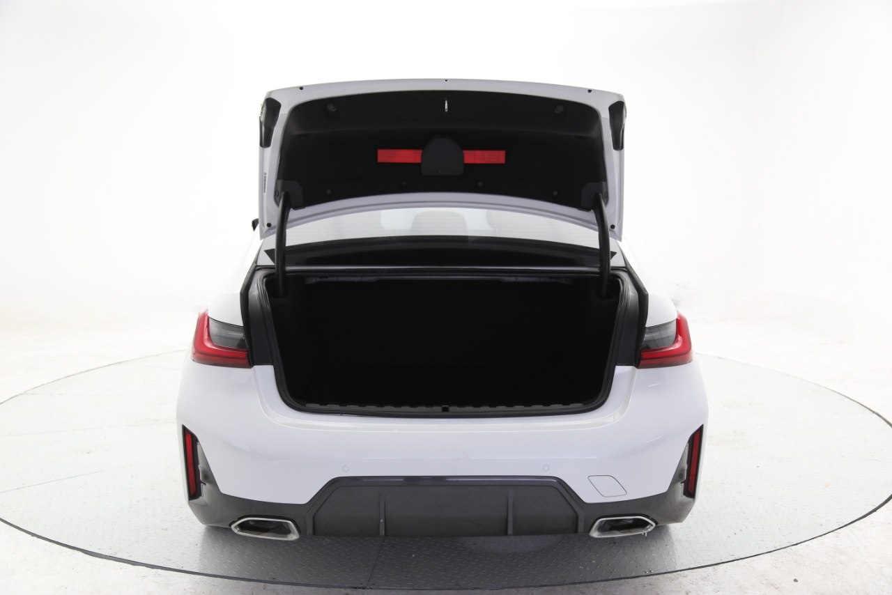 BMW 3 Series 320Li (Long)