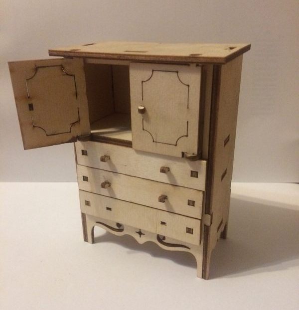 Шкаф для кукольного домика