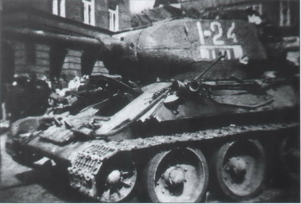 Б 1 174. Т-34/85 10 Гвардейский танковый корпус. Т-34 1 гв.т.бр. Т 34 Прага 1945. 2 Гвардейская танковая бригада 1945.