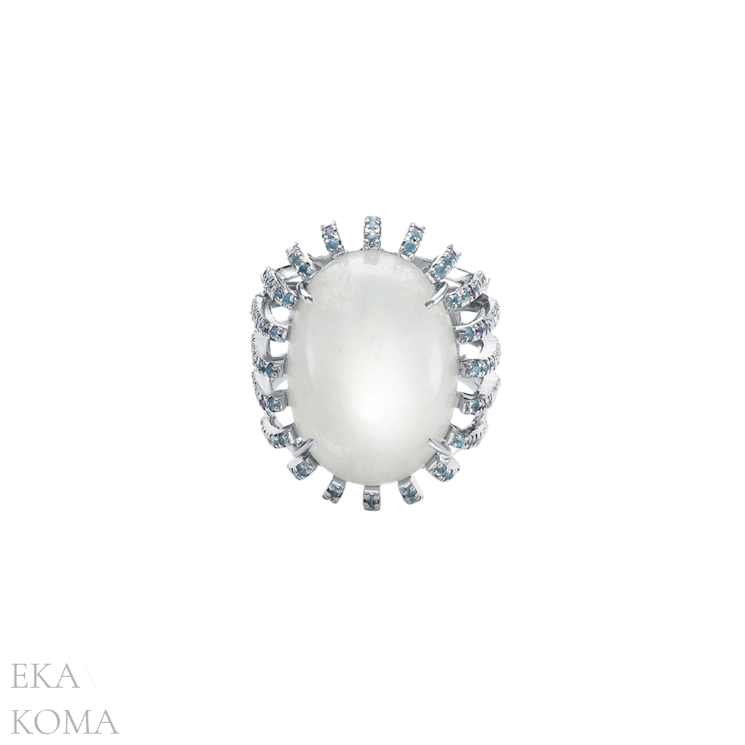 Перстень «Лунные дорожки» с овальным камнем