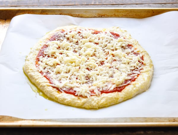 Пицца «Четыре сыра» с итальянскими специями рецепт – Итальянская кухня: Паста и пицца. «Еда»