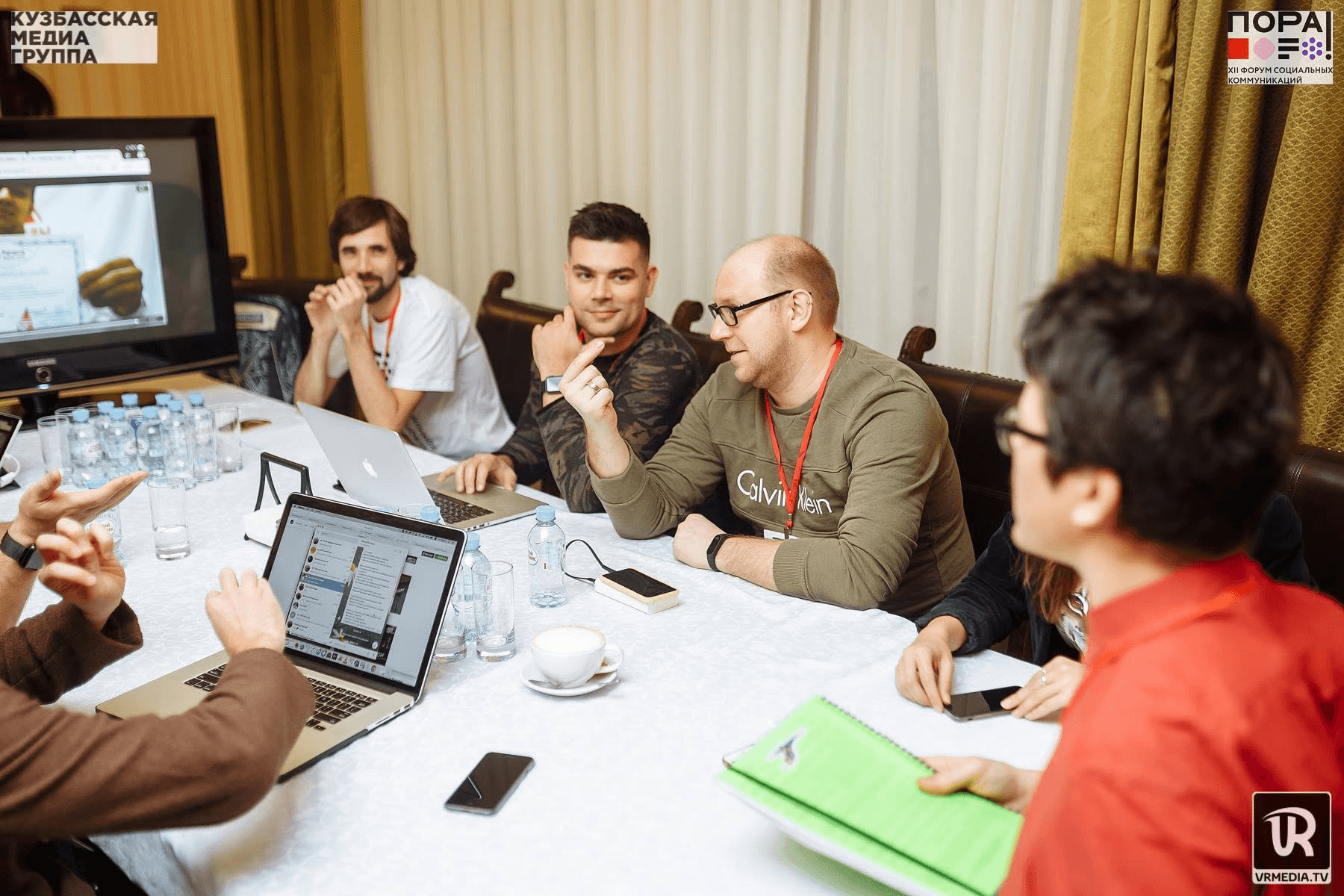 Виталий Афанасьев работает с группой
