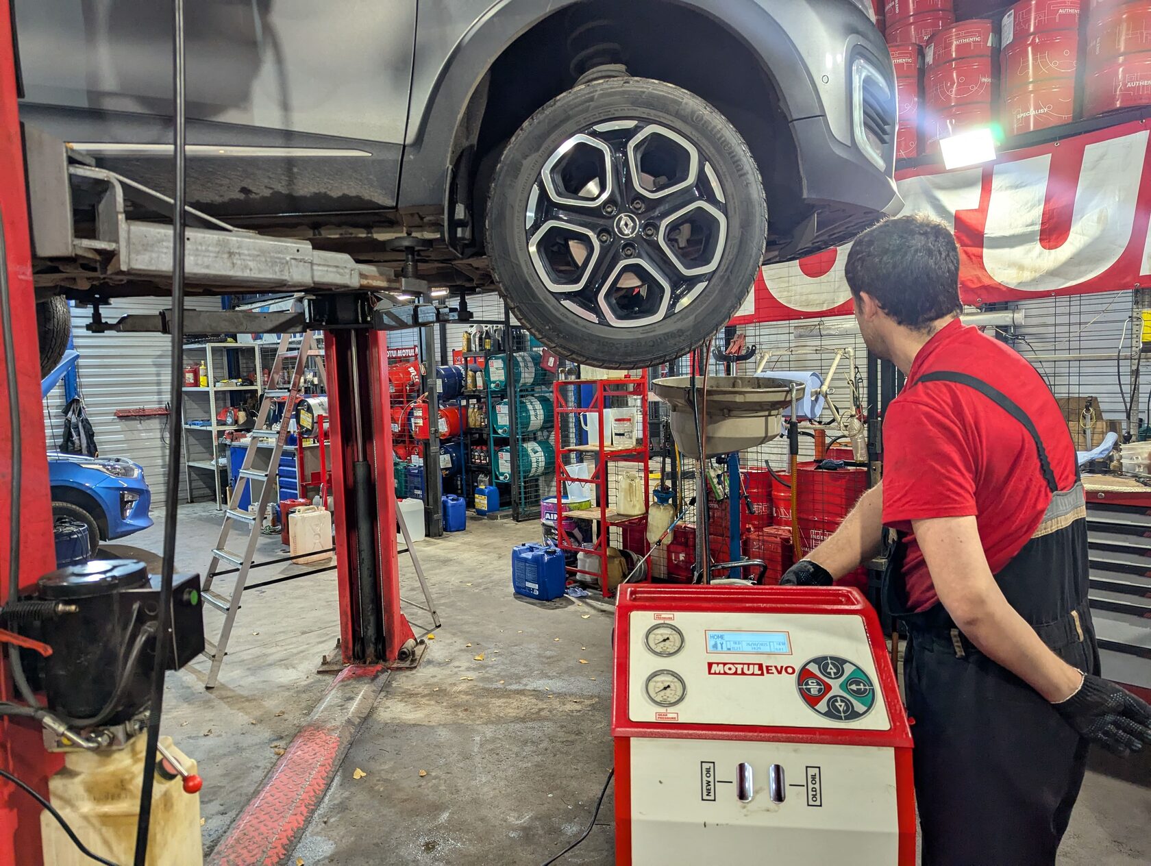 Проверка давления и состояния старого масла