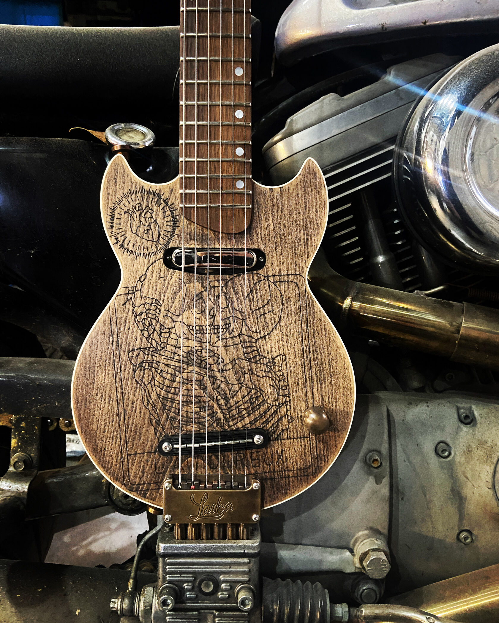 Laika Double Cut TravelGuitar