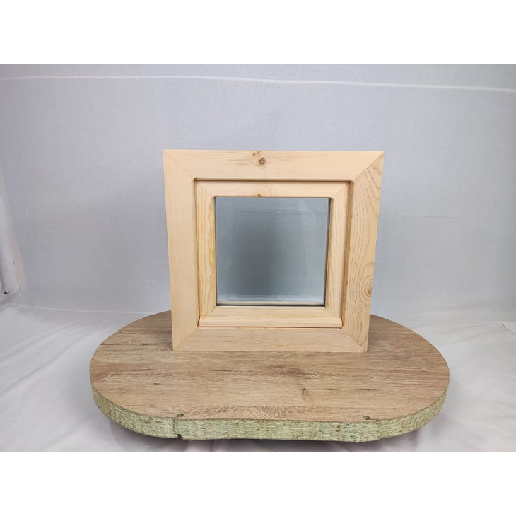 окно из кедра с ручкой