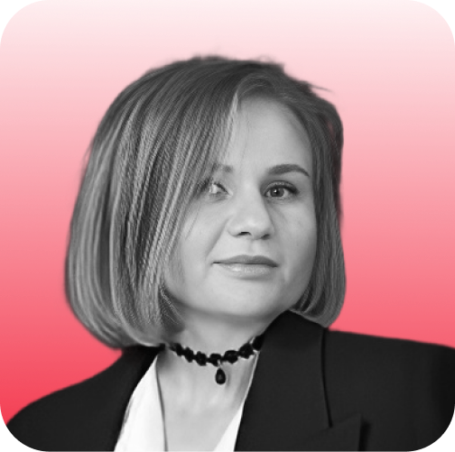 Валерия Кадочникова, Product manager Profitbase, девушка с короткой стрижкой, блондинка, в черной футболке