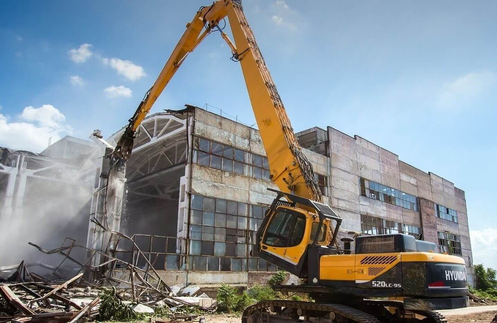 Демонтаж аварийных зданий и домов (от 1000 руб.) недорого - ГК СПД