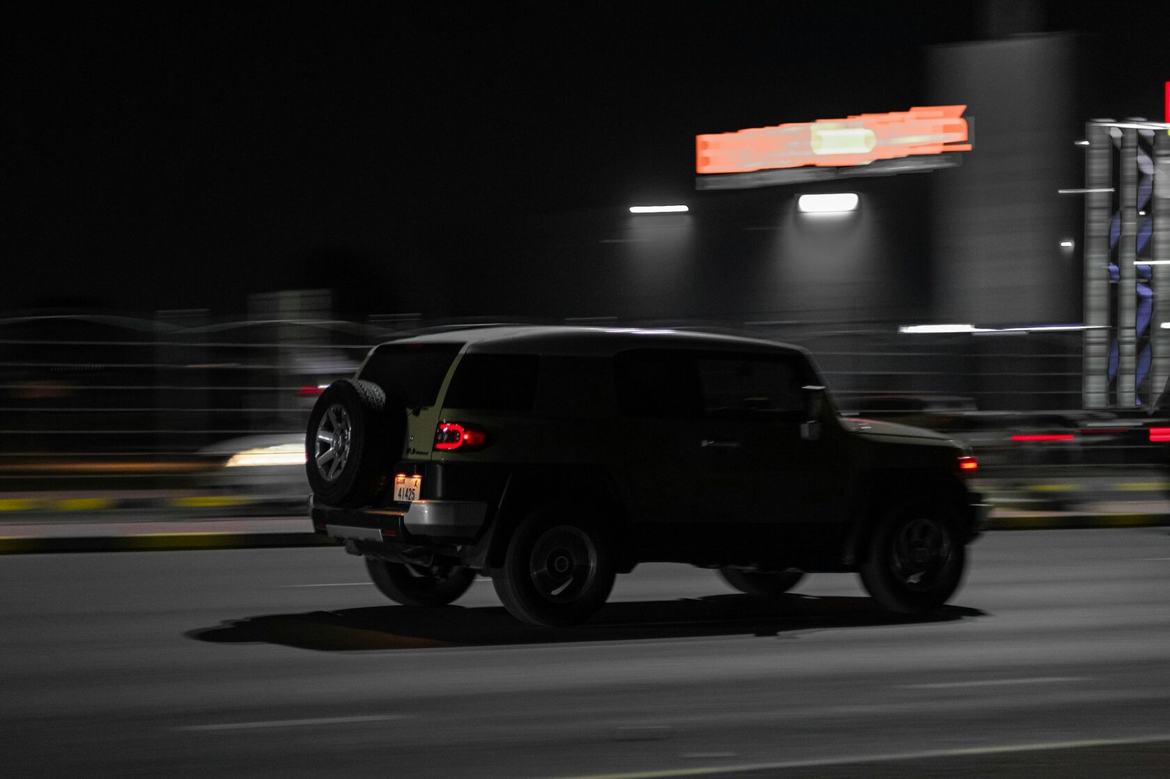 Toyota Land Cruiser — вид спереди