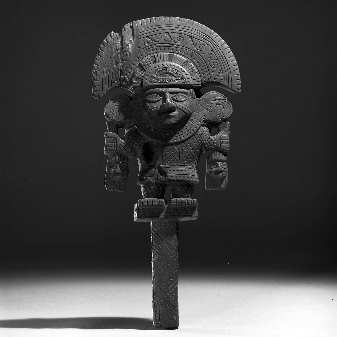 Деревянная рама. Чиму, 850-1470 гг. н.э. Коллекция Brooklyn Museum, New York.