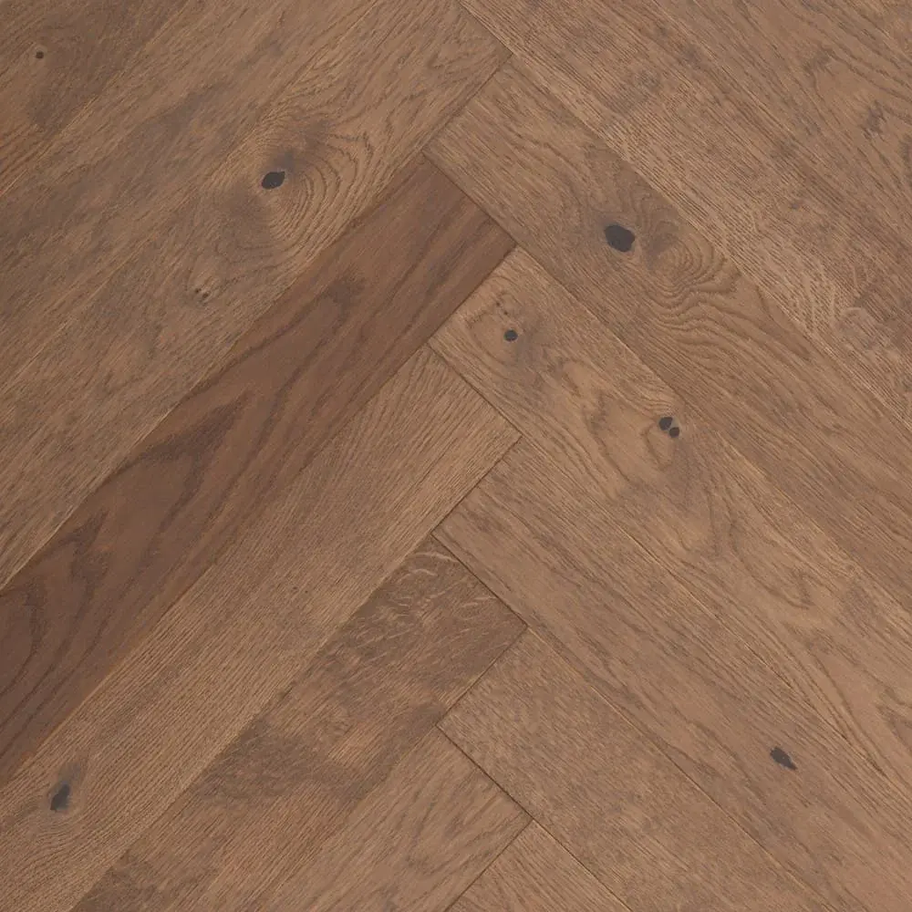 Доска Lab Arte с покрытием UV Лак, формат 500×125 мм. Тёплый древесный цвет и рельефная текстура делают пол выразительным. Идеальный выбор для гостиных и залов.