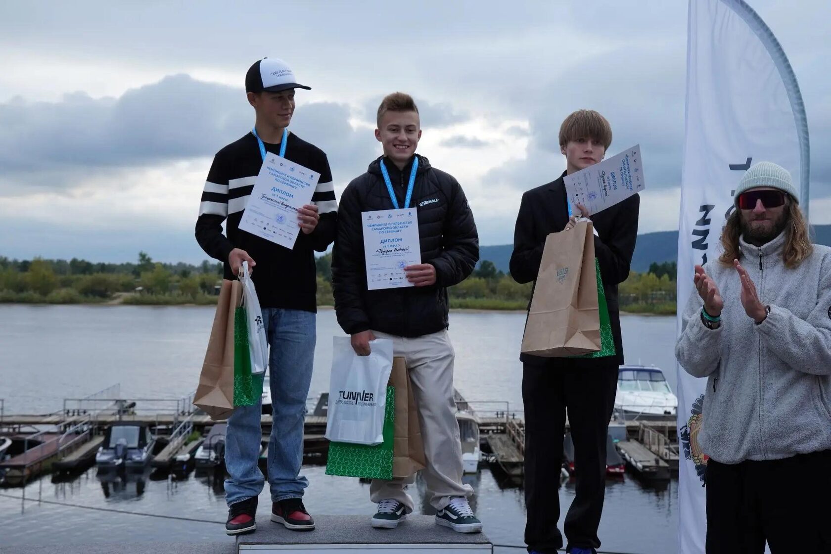 награждение участников соревнований по вейксерфингу SURF PLAY CHAMP 2026 