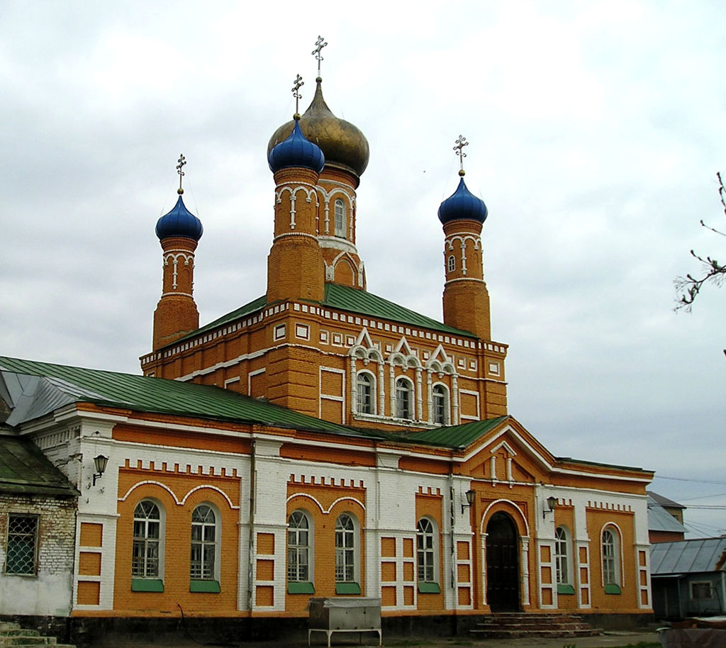 Где в оренбурге можно. Димитрия Церковь Оренбург. Дмитриевский мужской монастырь Оренбург. Монастырь Дмитрия Солунского г Оренбург. Оренбург храм Дмитрия Солунского.