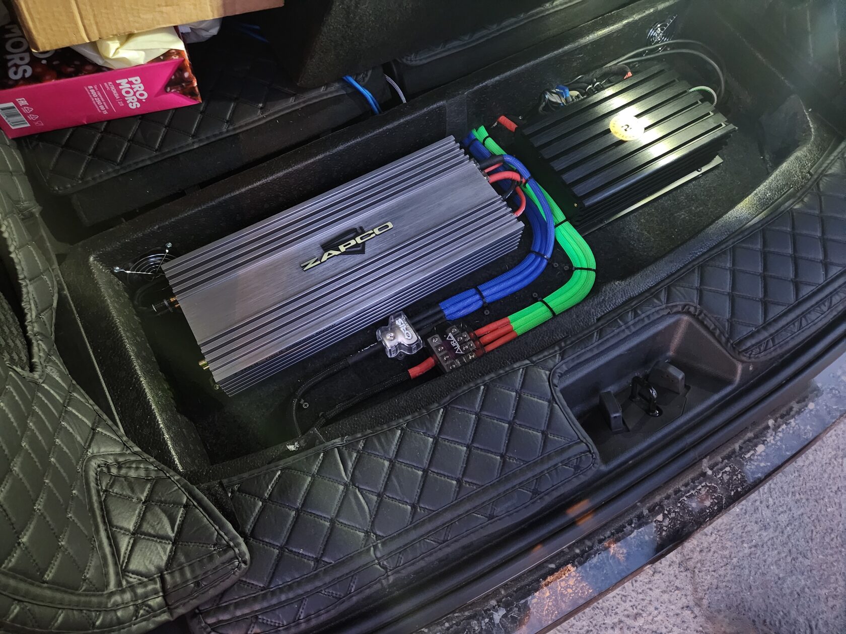 установка усилителя и процессора exeed vx