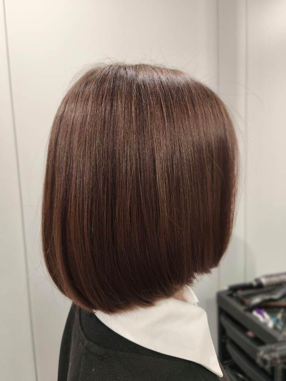 Прямое каре в шоколадном оттенке — LUMOSK ESTETICS