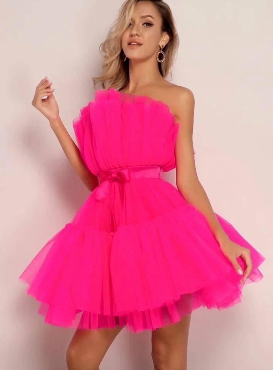 Платье ярко-розовое