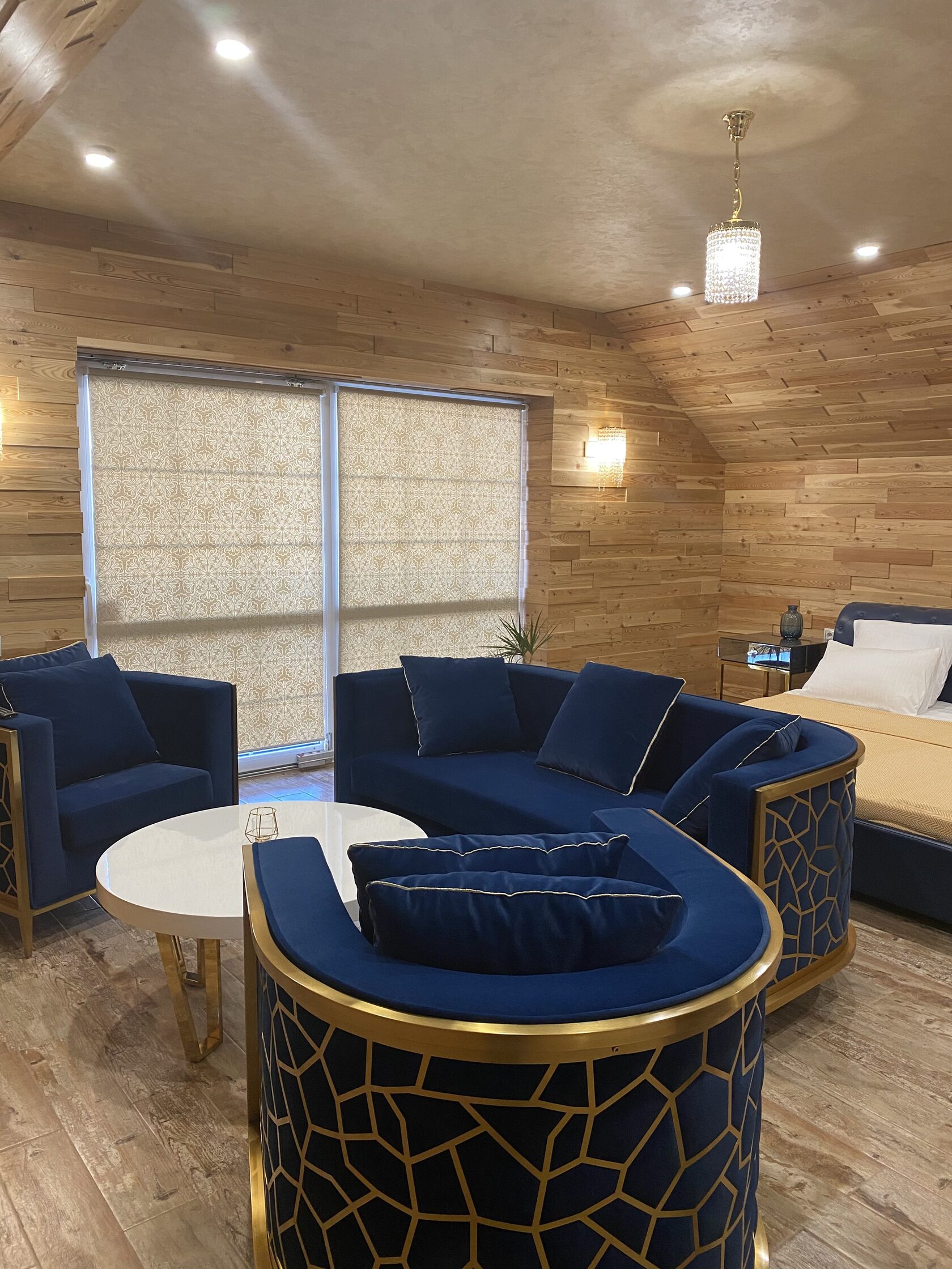 Усадьба кругловых горный. Апарт комплекс алтай. Манжерок апарт. Горный алтай апарт отель. Тихая гавань база отдыха на красноярском море.