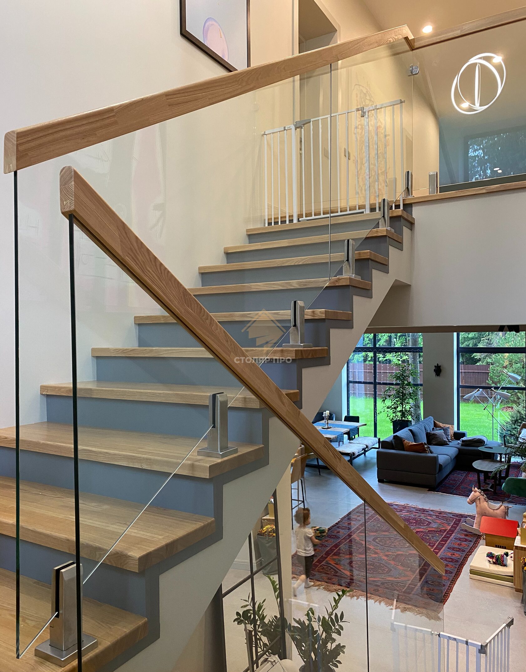 Отделка металлической лестницы деревом и облицовка лестниц из металла ...