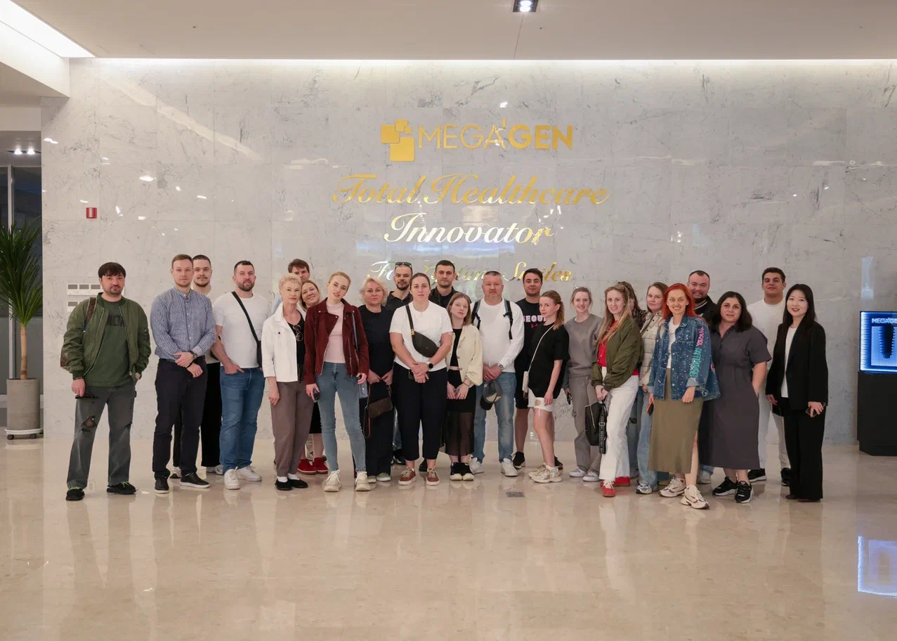 Стоматологи на заводе MegaGen