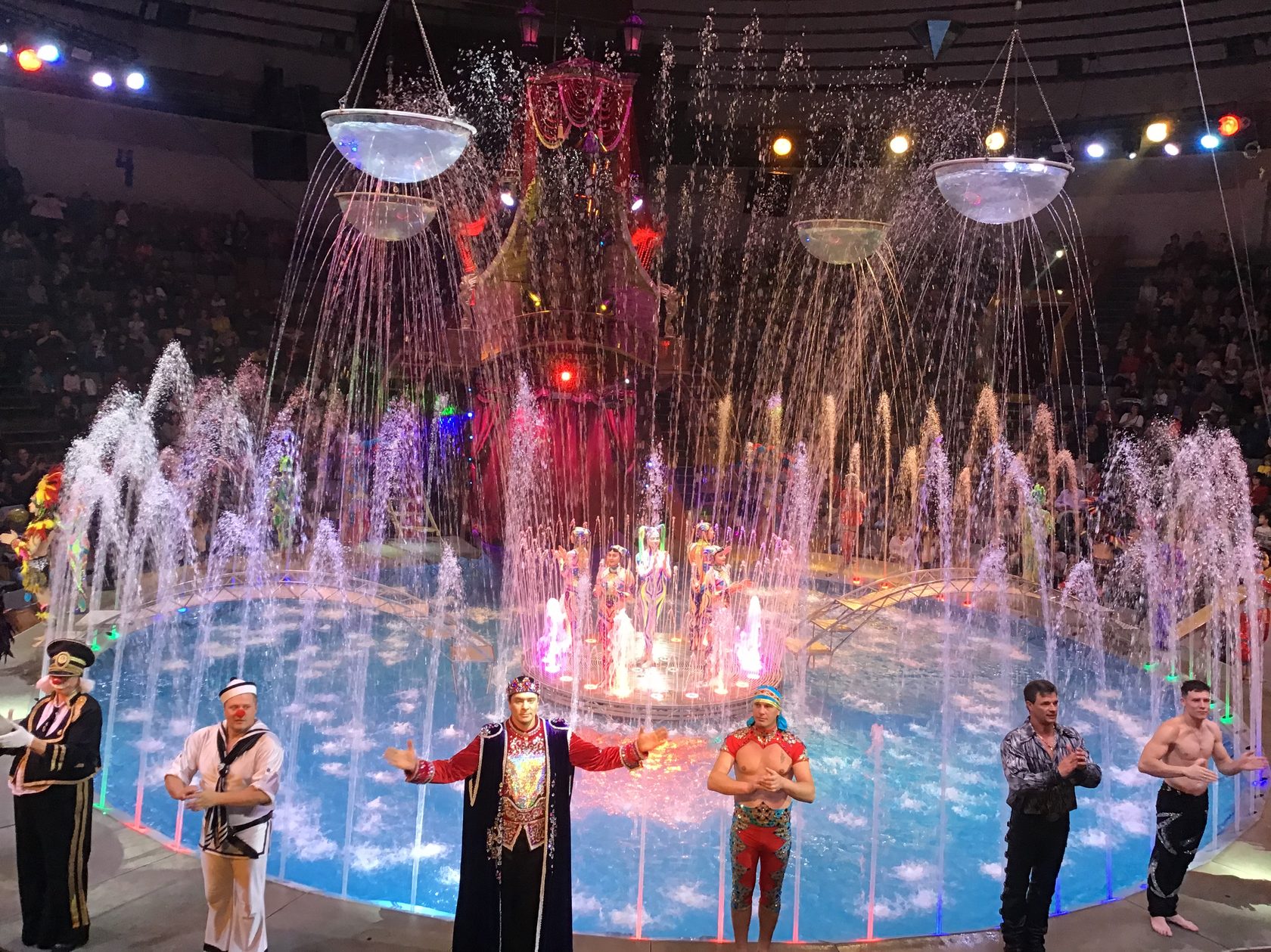 Премьера новой программы "Цирк на воде"