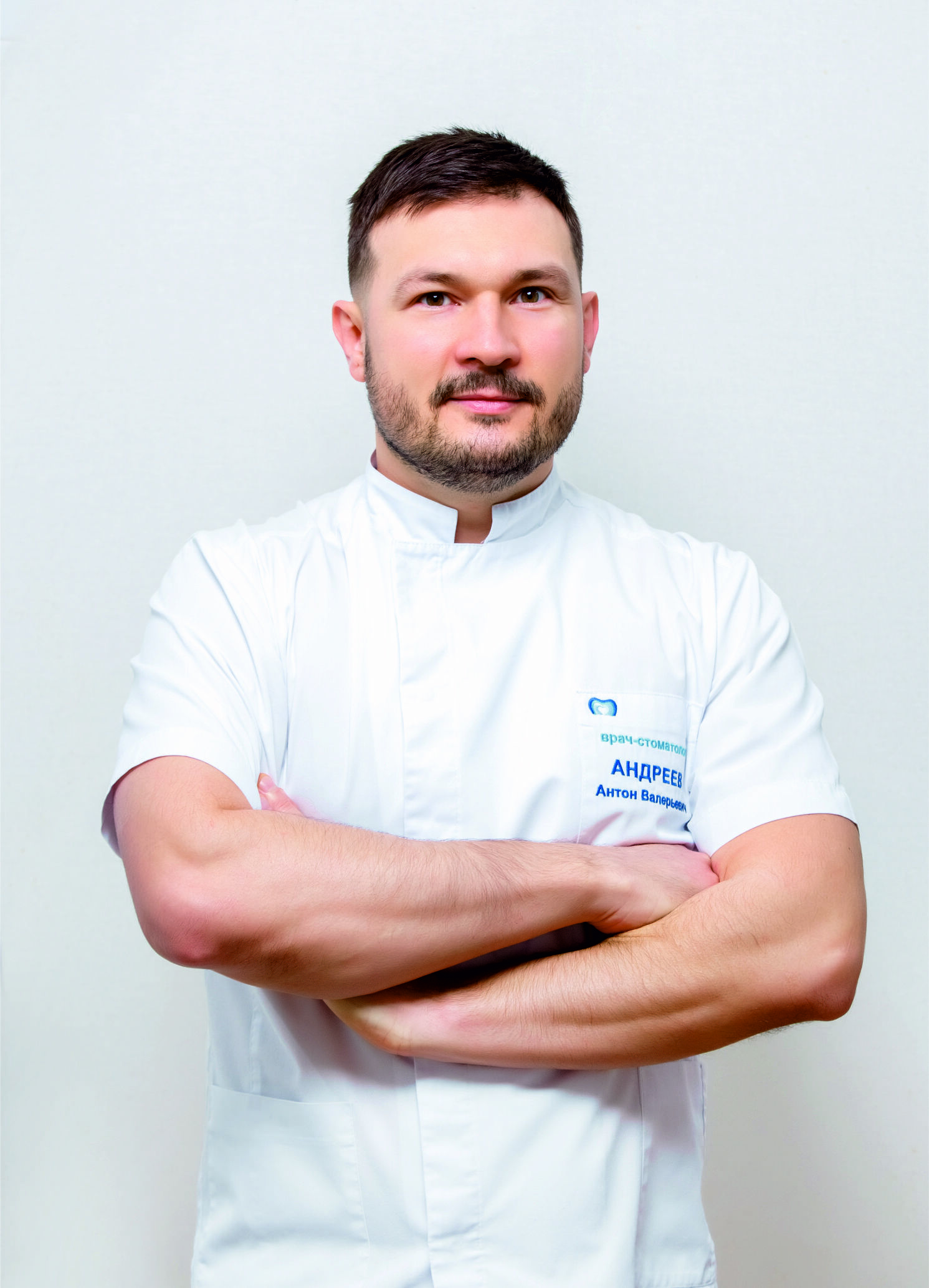доктор хирург имплантолог стоматолог Антон Андреев