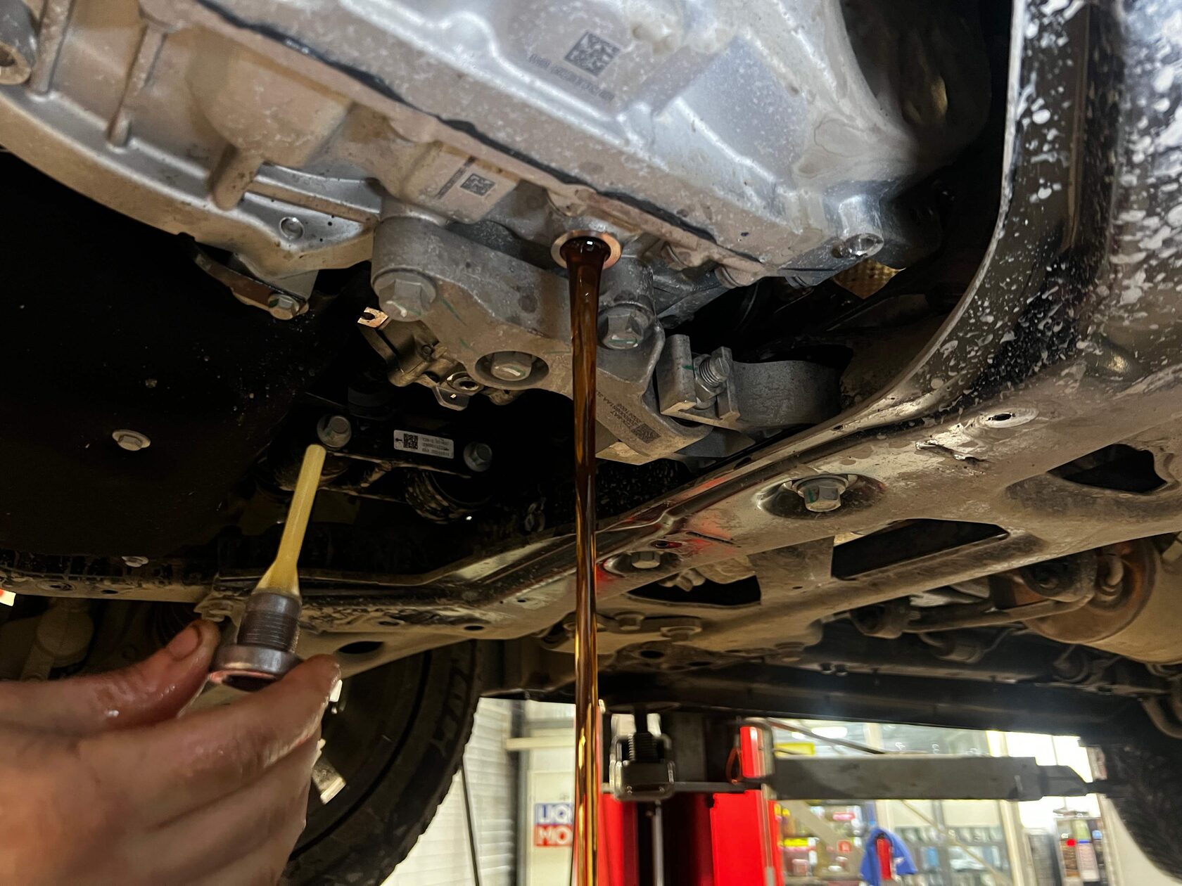 Слив масла из картера АКПП Fuzhen