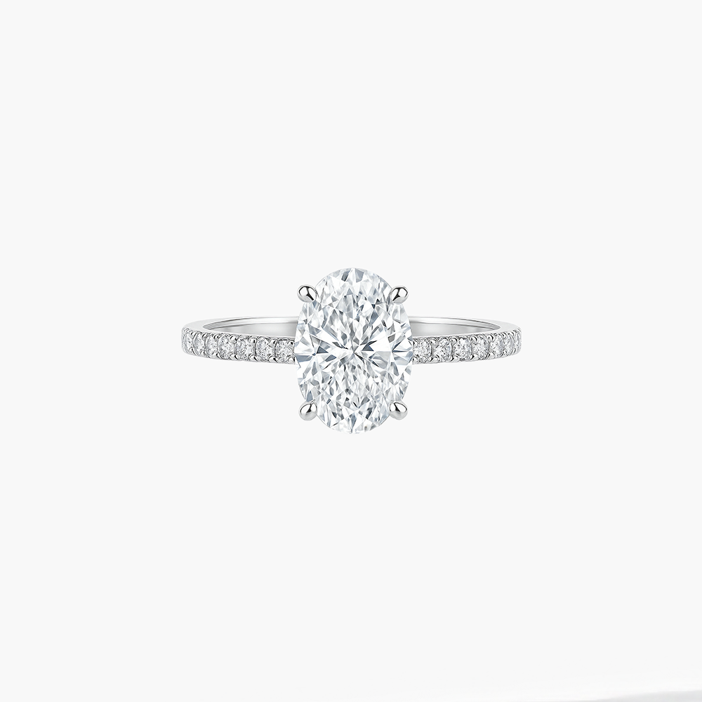 Кольцо с бриллиантом овал