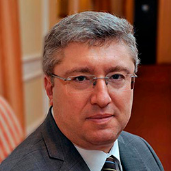 Виктор Дмитриев Генеральный директор Ассоциация Российских фармацевтических производителей (АРФП)