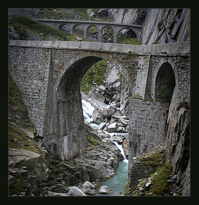 Мост на суворова