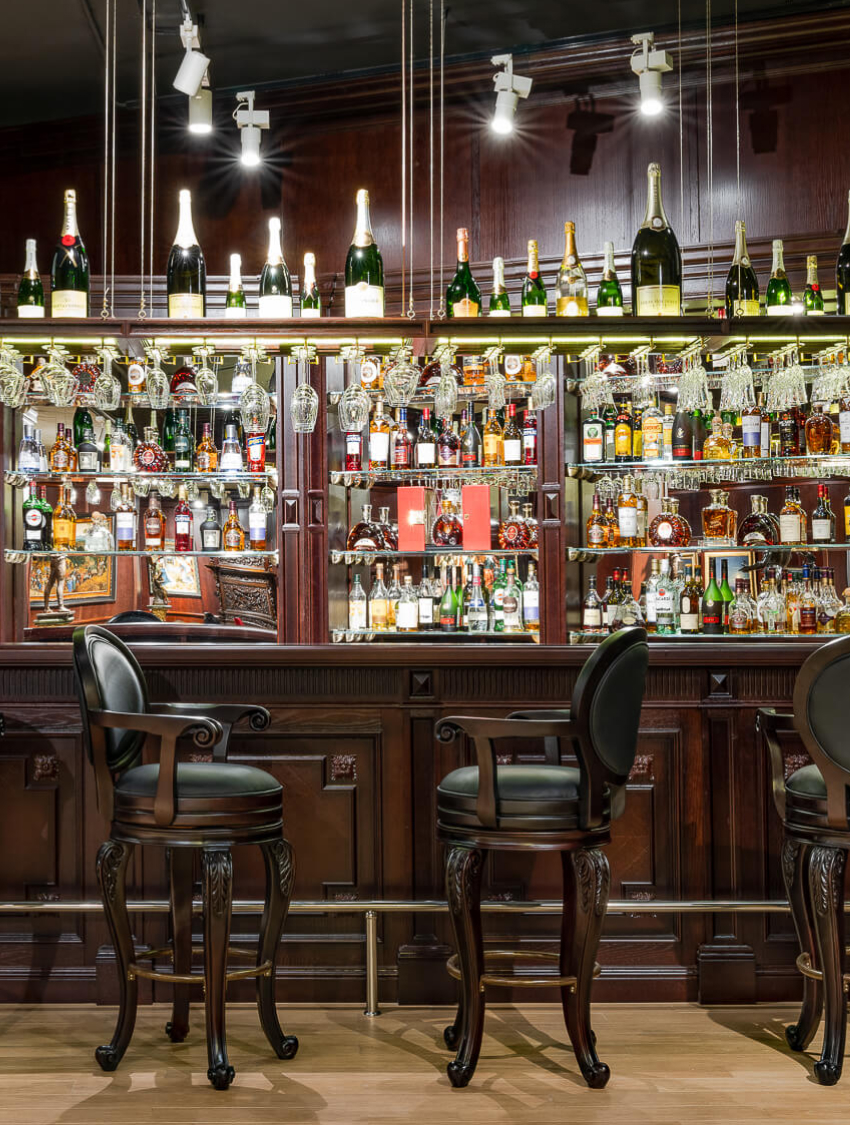 Бар из массива дерева