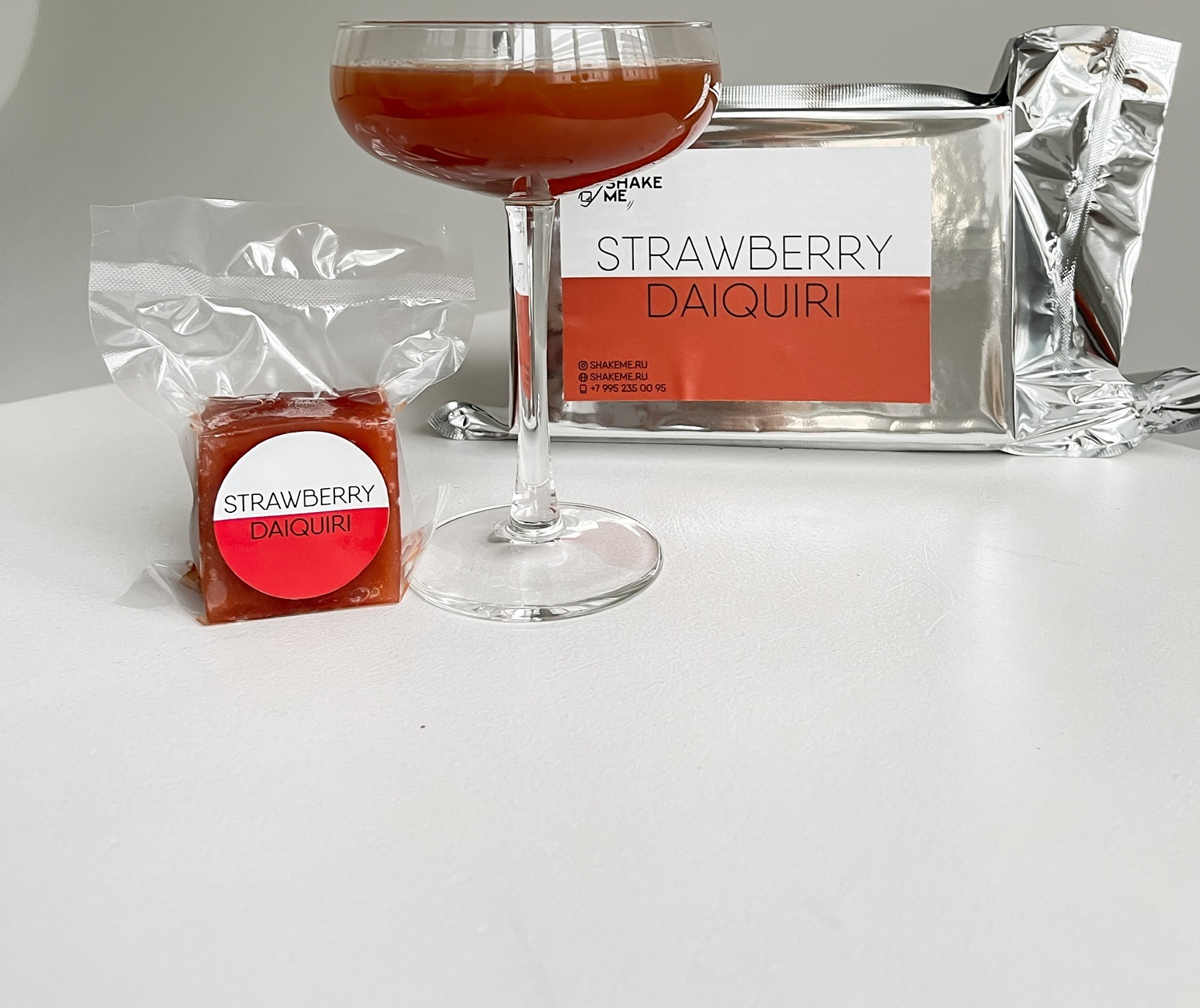 Strawberry <b>Daiquiri</b> cocktail, <b>Дайкири</b> коктейль, доставка коктейлей на дом, ...