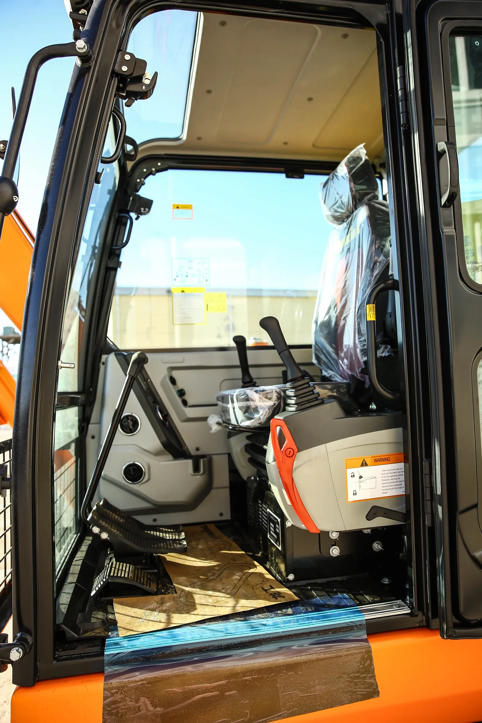 Гусеничный экскаватор LONKING CDM 6060