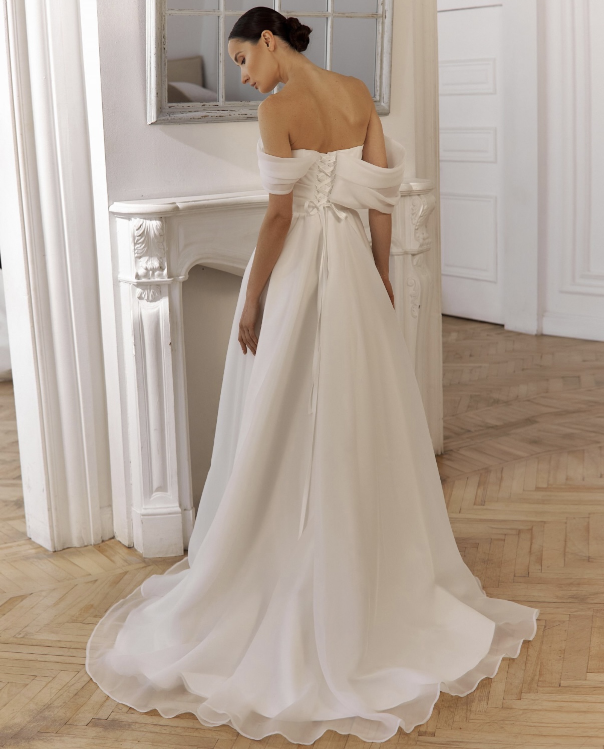 Свадебное платье в стиле минимализм Батайск прокат