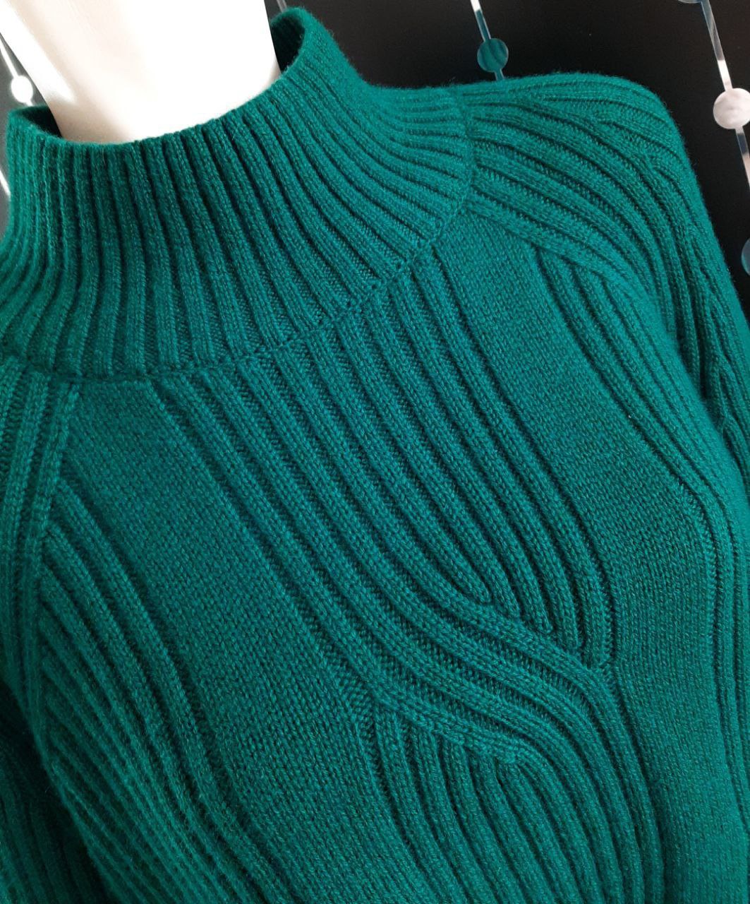 Свитер Изумруд — декоративные полосы