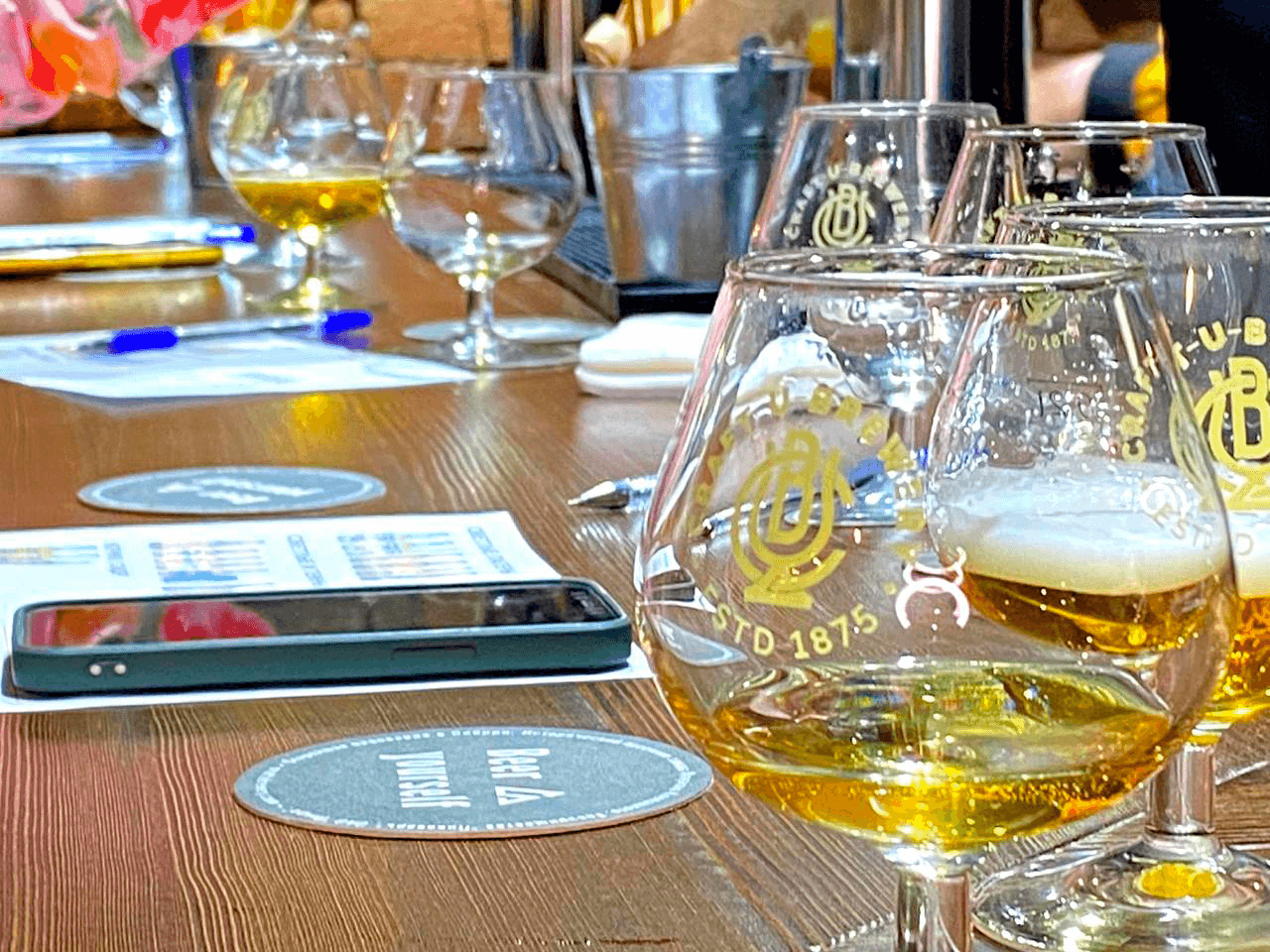 фото нанесения макияжа на лицо девушки 