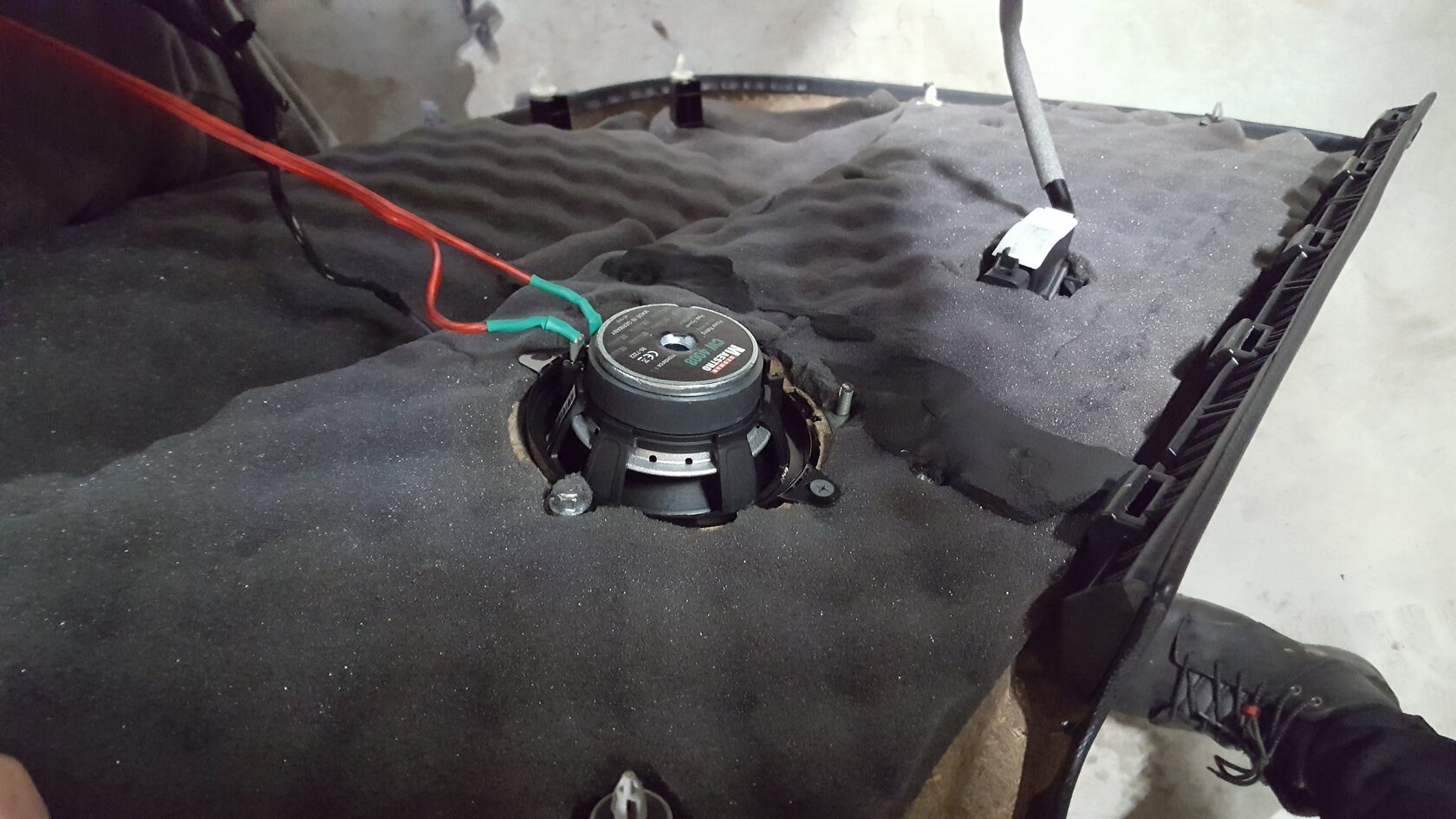 установка автозвука бмв третей серии