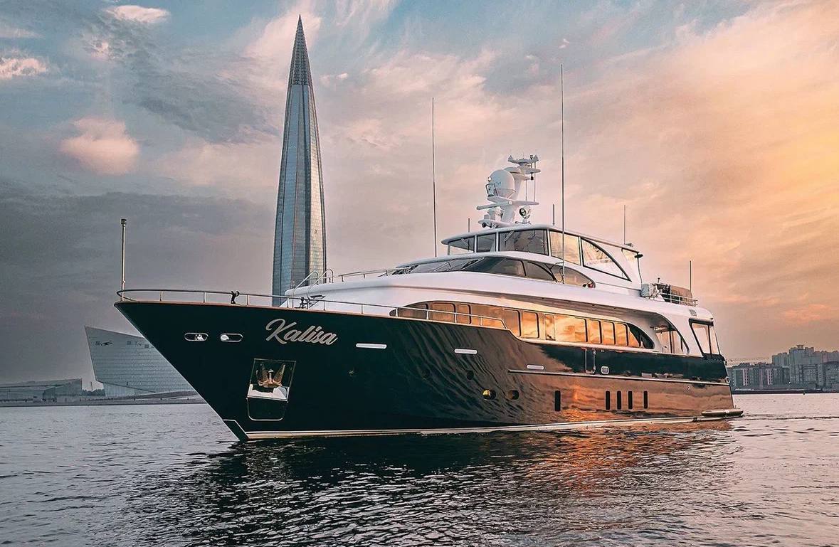 Аренда яхты Benetti Sail 90 до 15 гостей в СПб