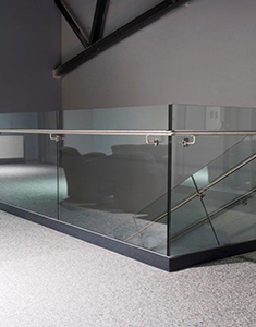 оргаждения из стекла на самонесущем профиле