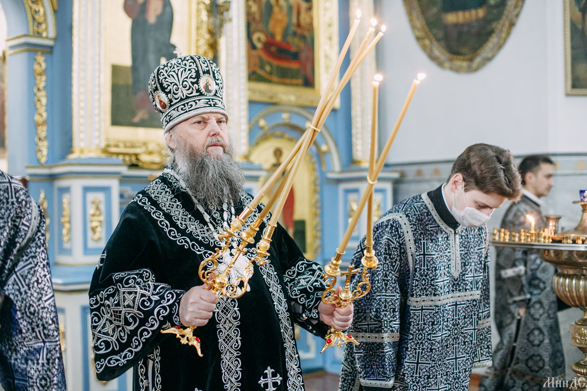 Служба в страстной понедельник