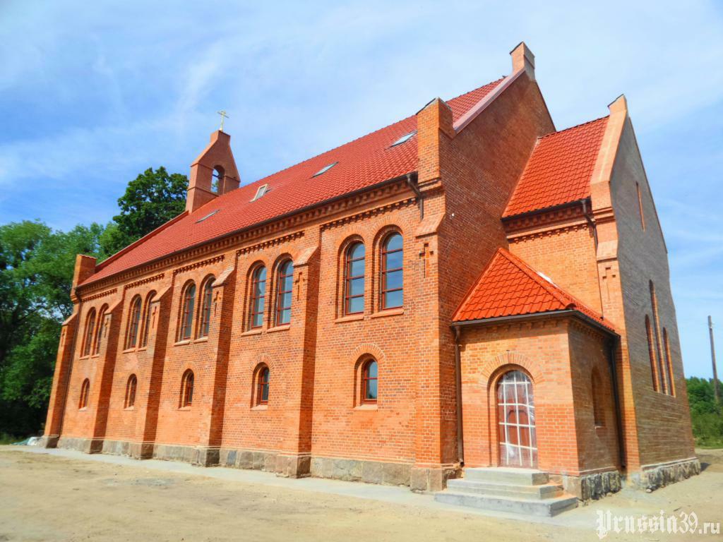 Кирха арнау. Нестеровский район Калининградской области. Кирха п Невское Нестеровский. Большая Поляна Калининградской области - кирха. Краснолесье Калининградская область.