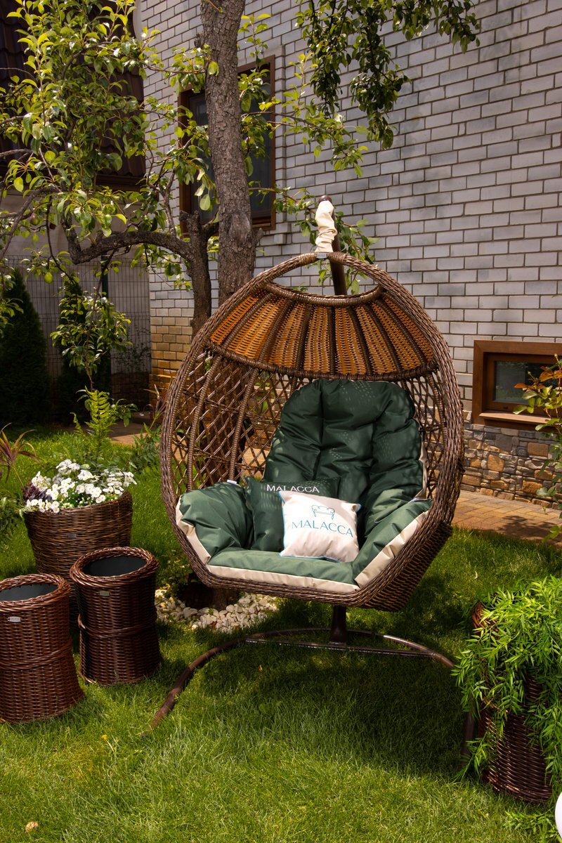 Подвесные кресла из искусственного ротанга