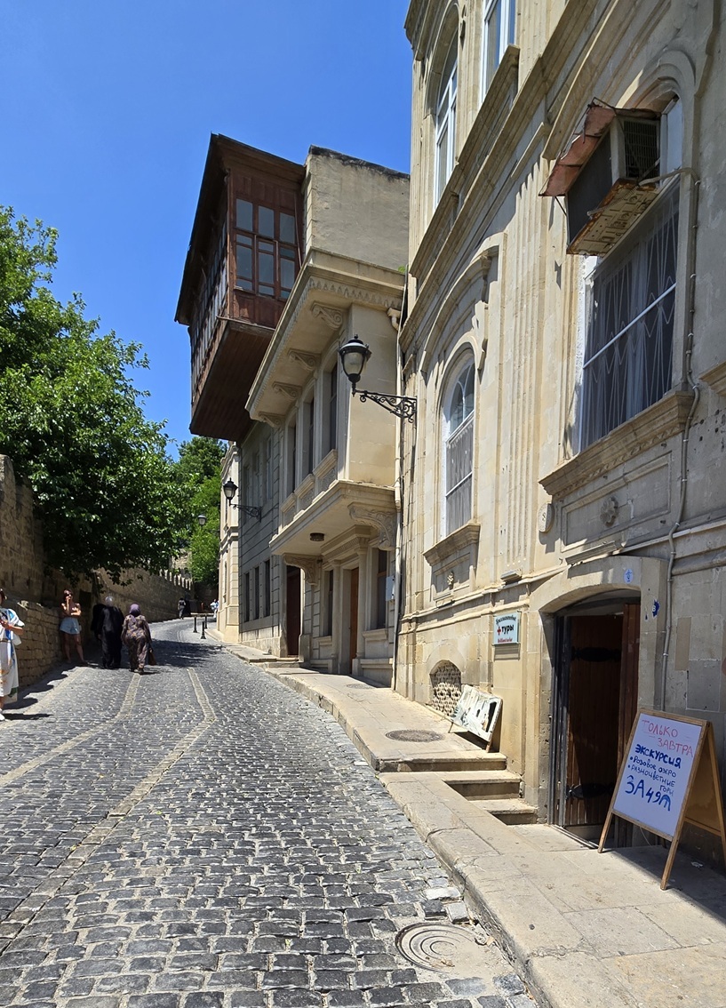 Баку, Старый город, улица Кичик Гала