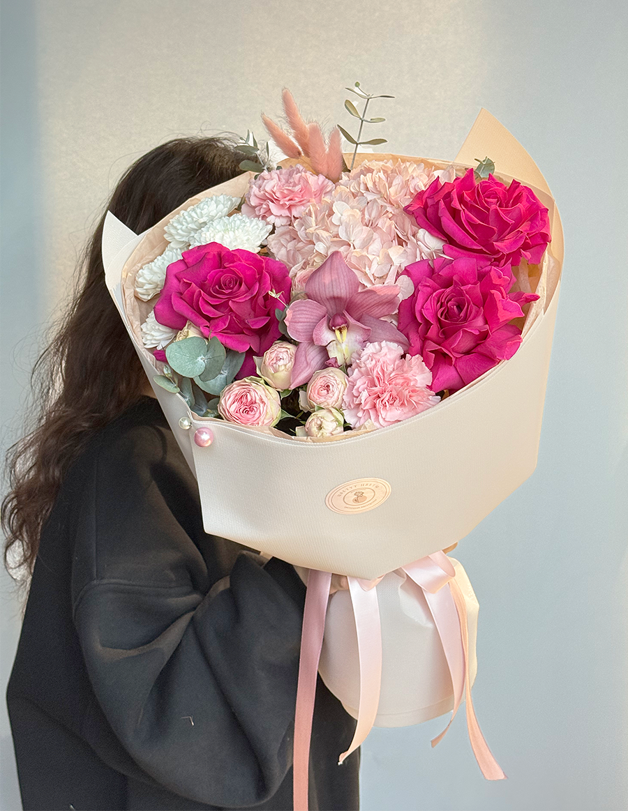 Нежный букет с розовыми французскими розами с доставкой по Краснодару