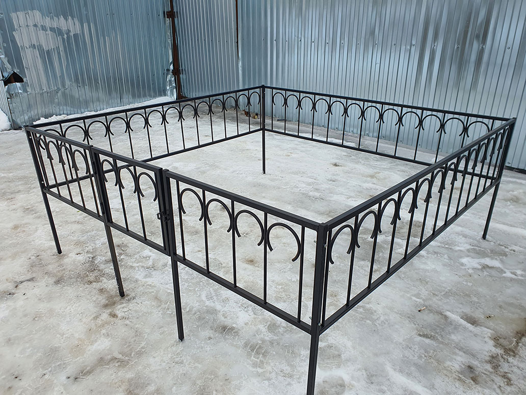 оградка с вензелем