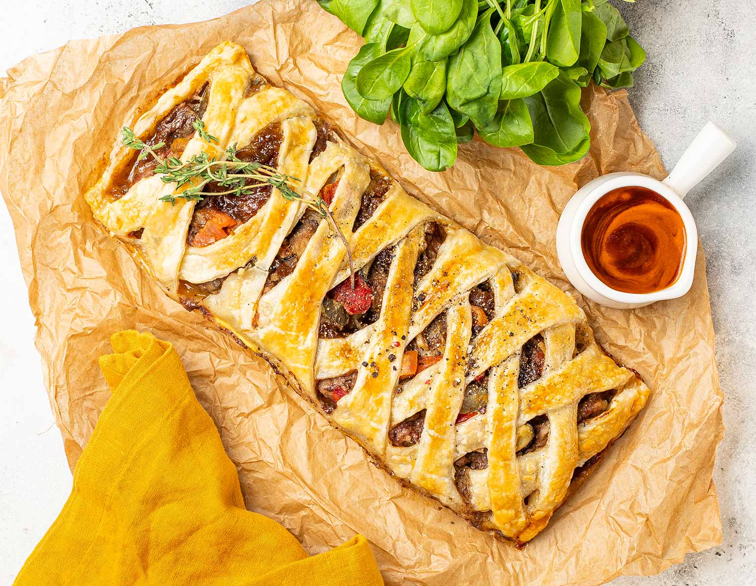 Мясной пирог с английским соусом грейви – рецепт приготовления с фото | Elementaree