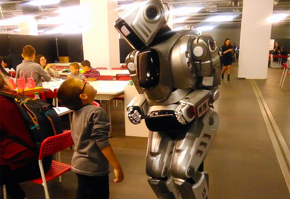 Выставка роботов ульяновск. Выставка роботов. Город роботов. Выставка роботов Чебоксары. Выставка роботов в Ростове.