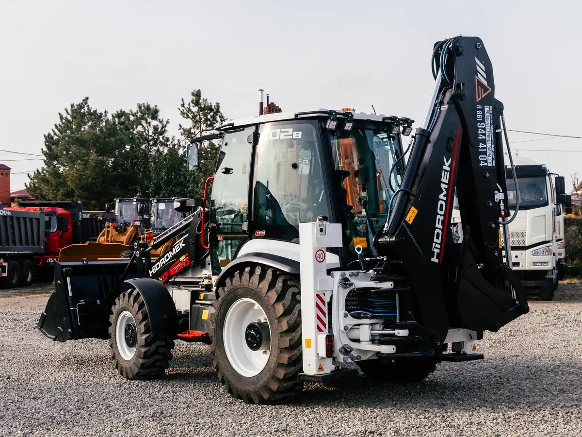 Экскаватор-погрузчик Hidromek (ковш/гидромолот)